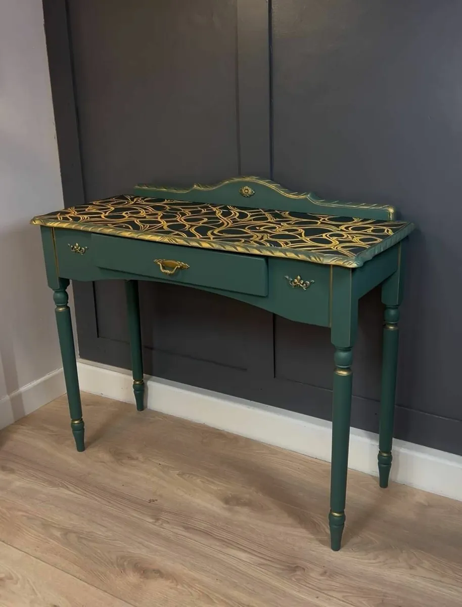 Emerald Elegance Table 98×42 cm, height 76 cm - Image 4