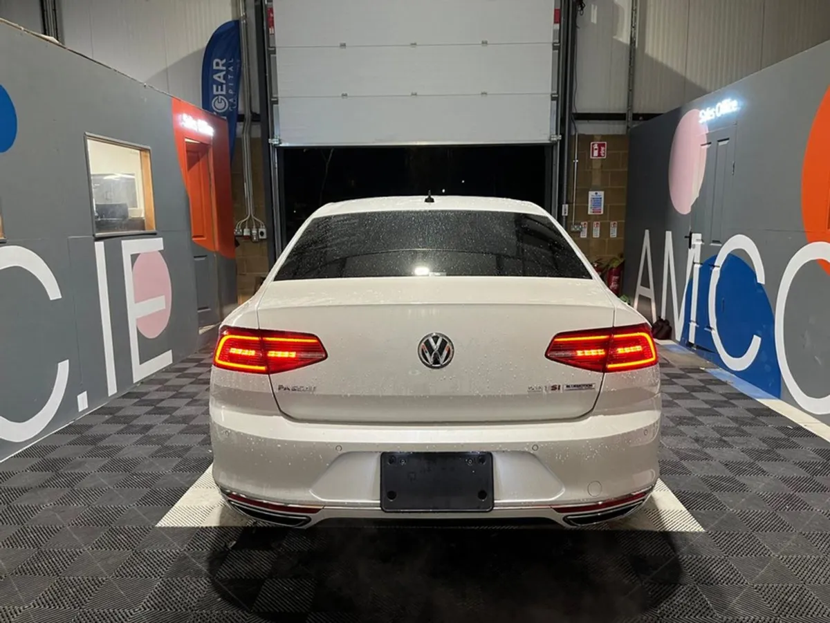Volkswagen Passat Only  23950 Passat Automatic 2. - Image 3