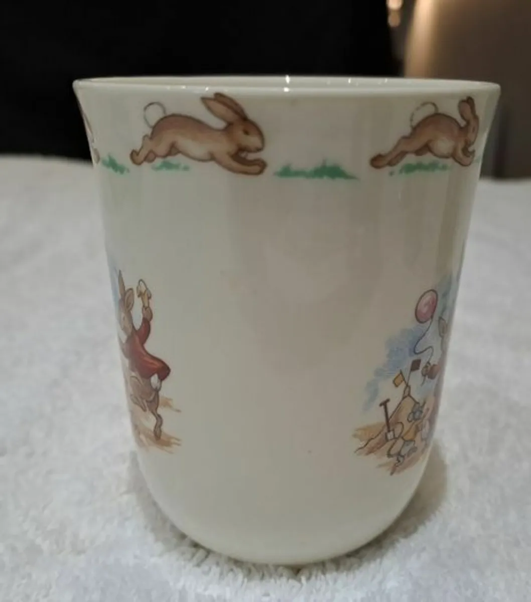 Bunnykins mug dancing bunnies Royal Doulton - Image 2