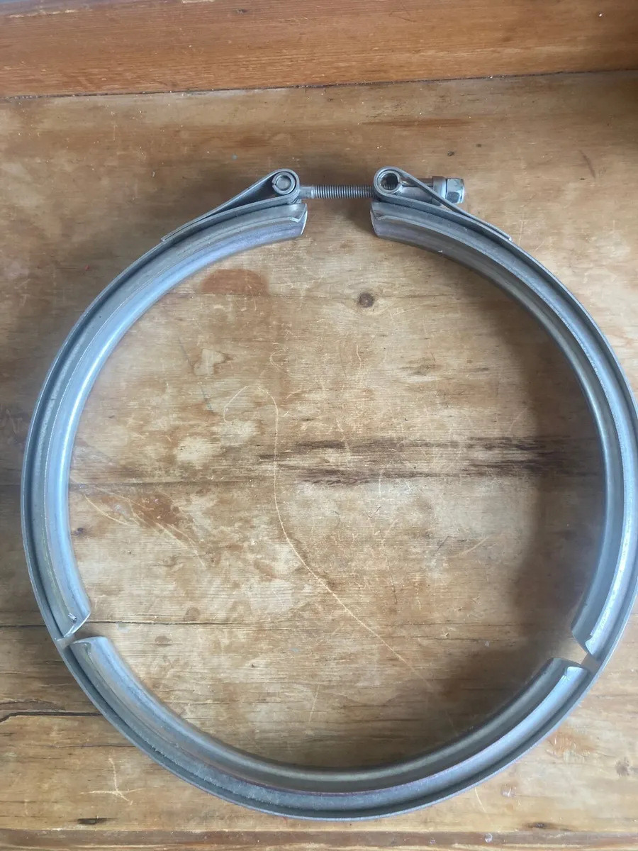 Stainless steel metal clamp - Image 1