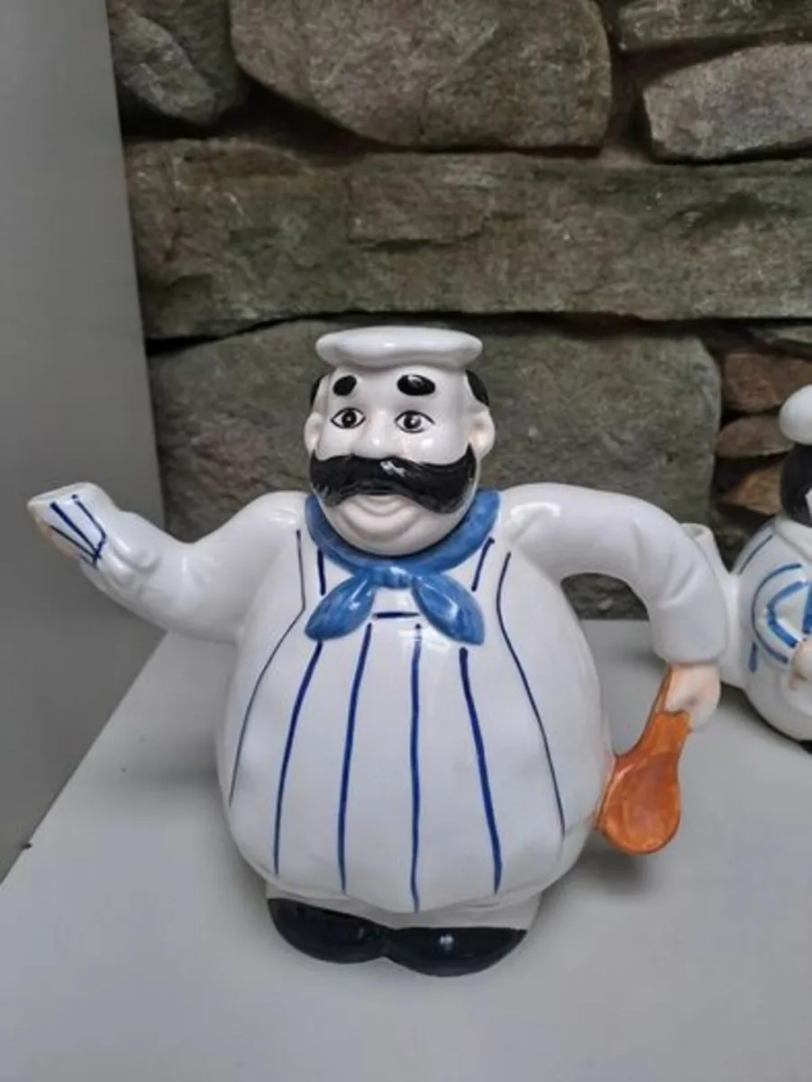 2 Chefs character Teapots - Image 4