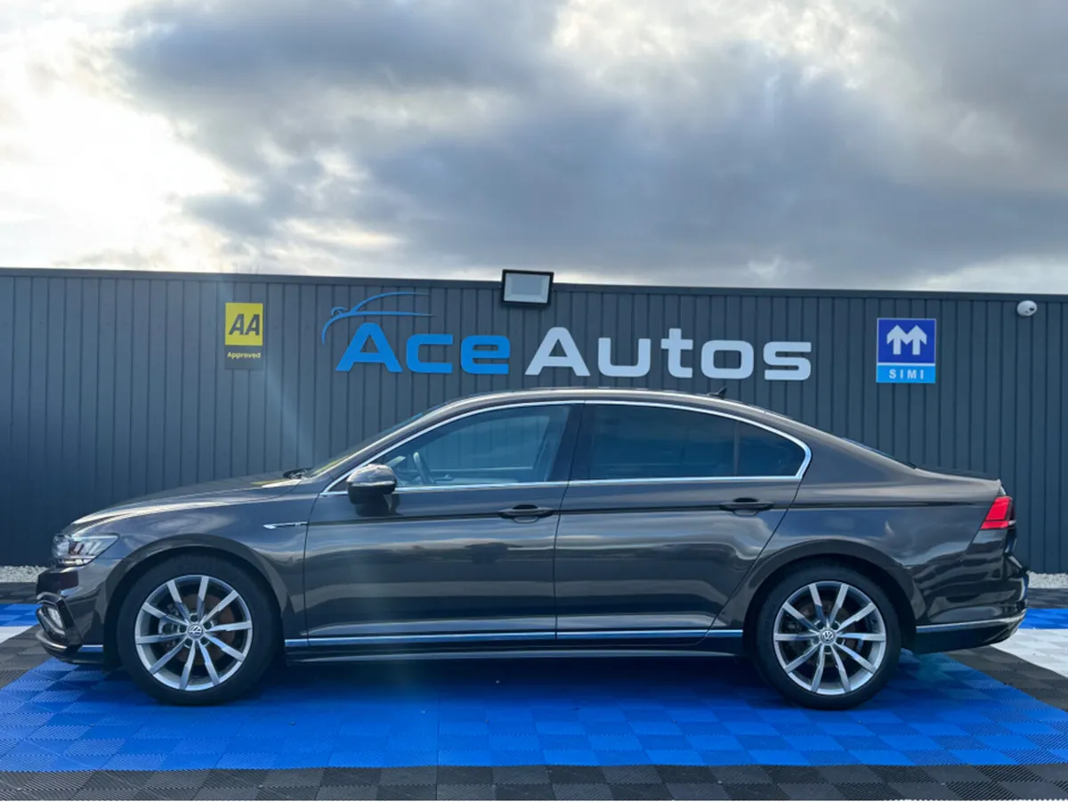 Volkswagen Passat R-LINE - 2.0L DIESEL - AUTO - 12 - Image 4