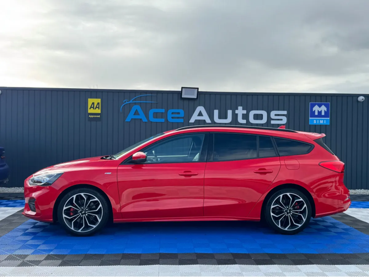 Ford Focus ST-LINE X - 1.5 DIESEL - MANUAL - 12M W - Image 4
