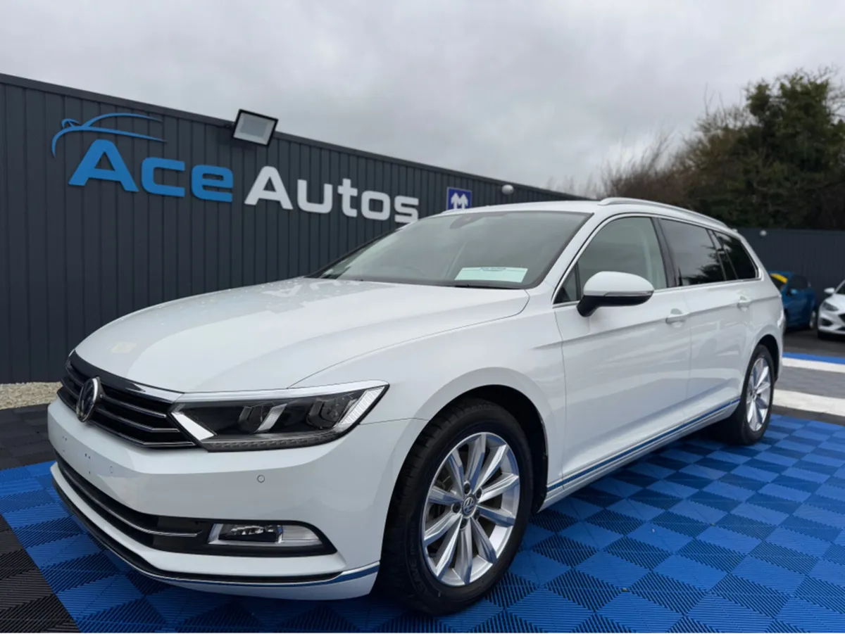 Volkswagen Passat HIGHLINE - 2.0L DIESEL - AUTO - - Image 1