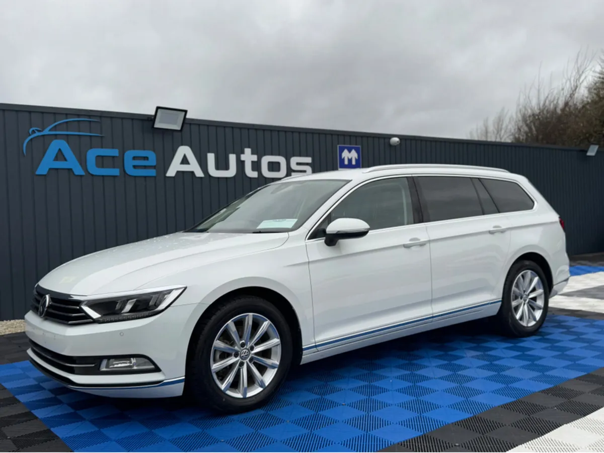 Volkswagen Passat HIGHLINE - 2.0L DIESEL - AUTO - - Image 2