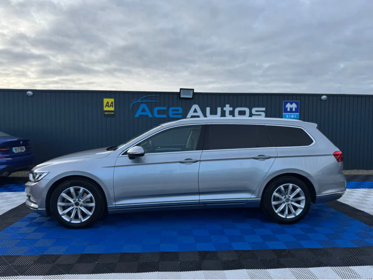 Volkswagen Passat **DEPOSIT TAKEN** HIGHLINE - 2.0 - Image 3