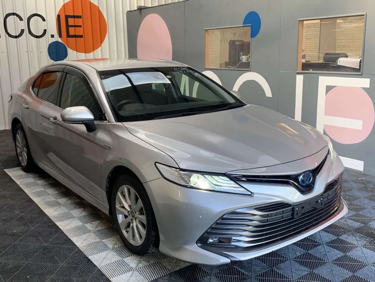 Toyota Camry Toyota Camry 2.5 Hybrid / 69k KMs / - Image 1