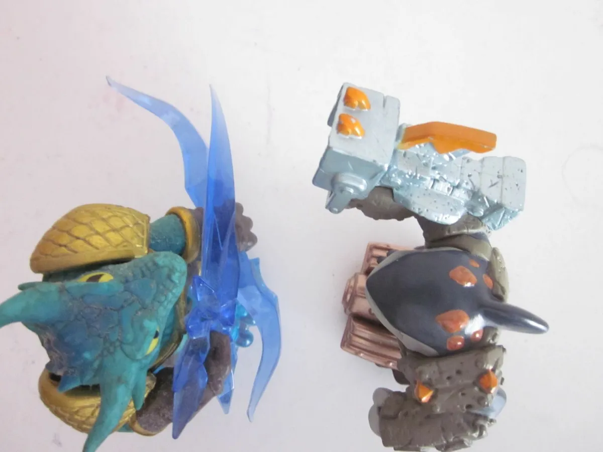 Two Skylanders  Figures - Image 4