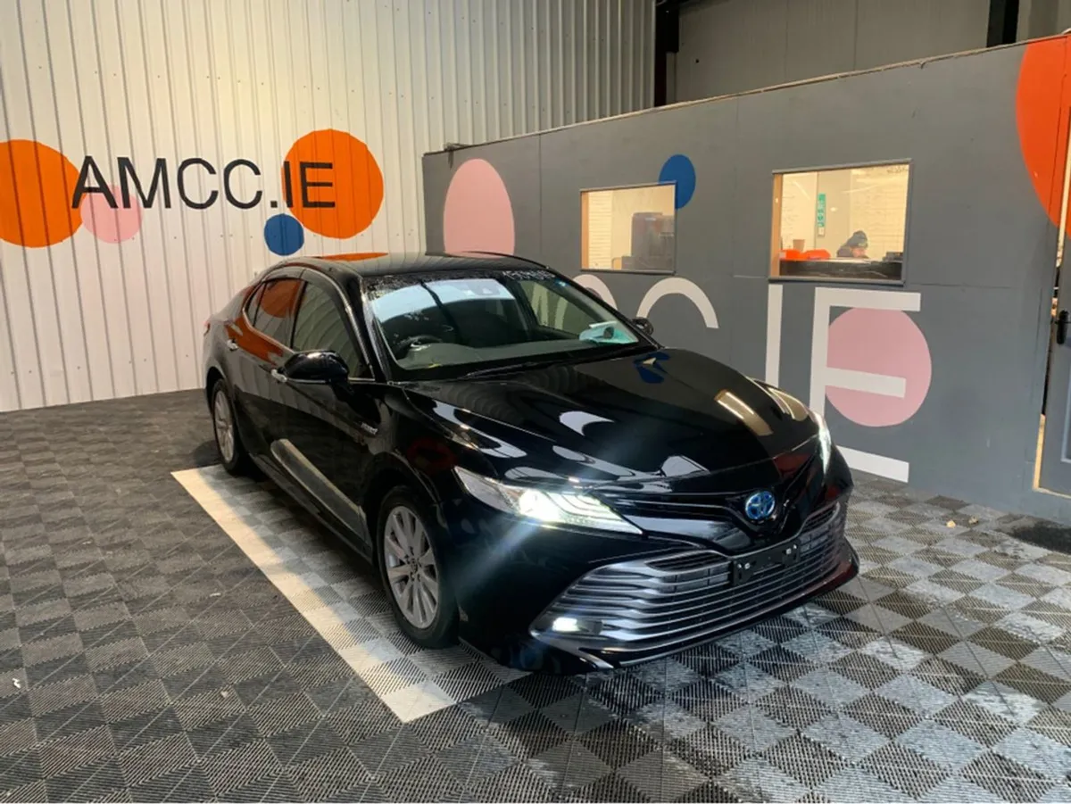 Toyota Camry MAY Sale Only  22 950  2.5 Hybrid / - Image 1
