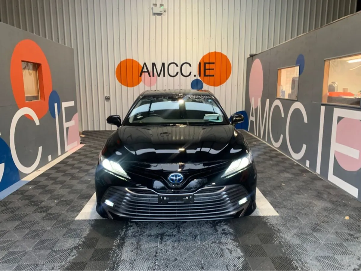 Toyota Camry MAY Sale Only  22 950  2.5 Hybrid / - Image 3