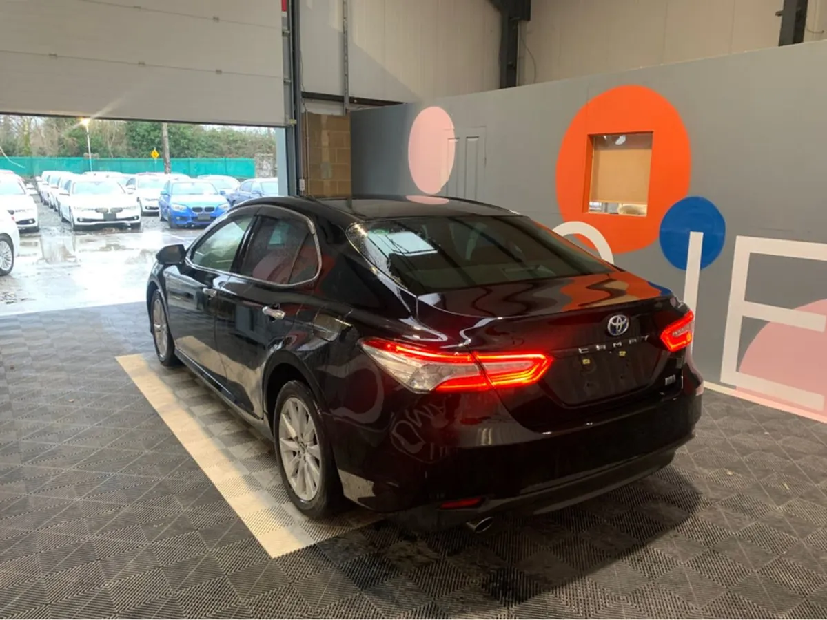 Toyota Camry MAY Sale Only  22 950  2.5 Hybrid / - Image 4