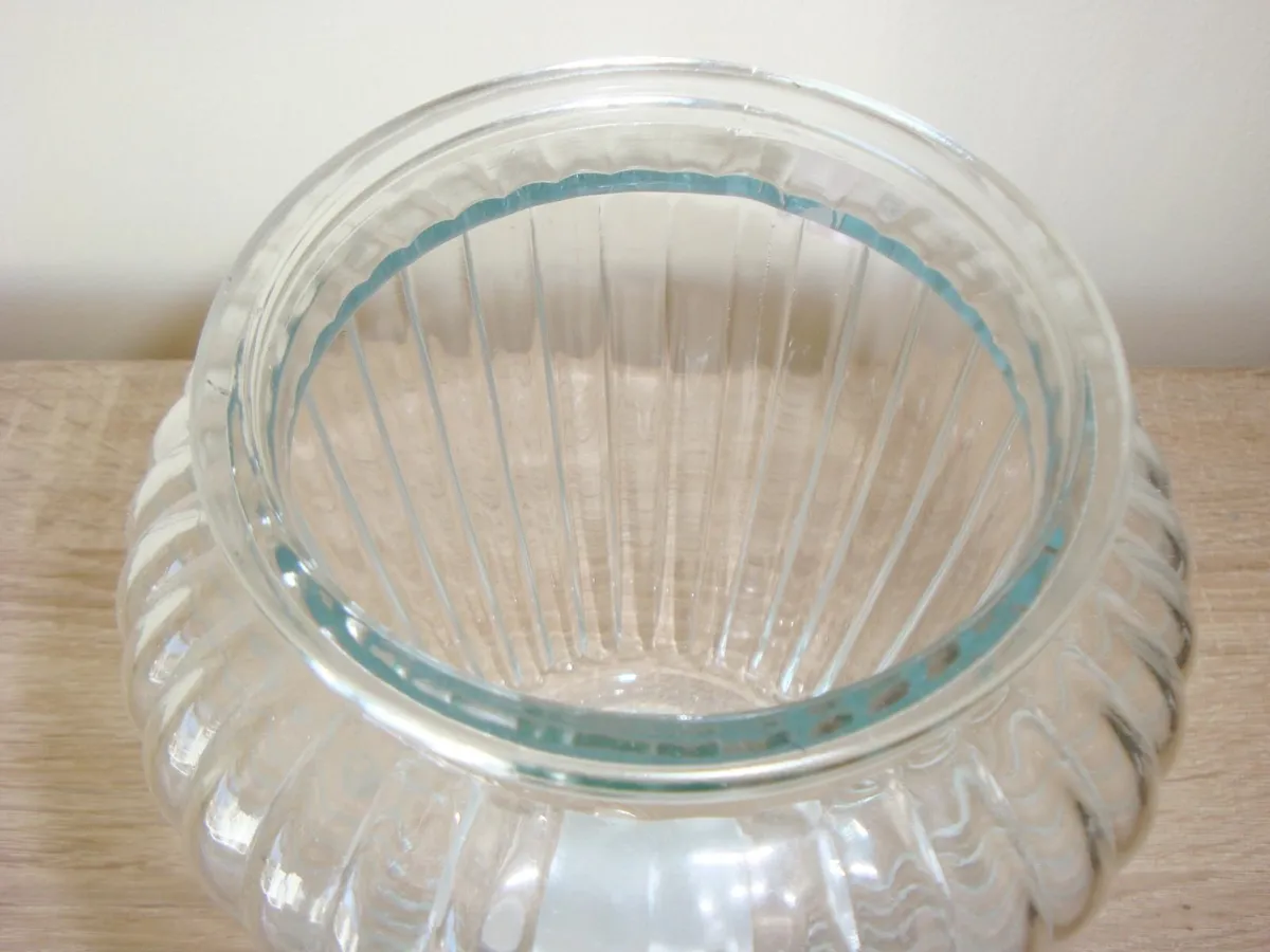 Ridged glass vase - NEW - Image 3
