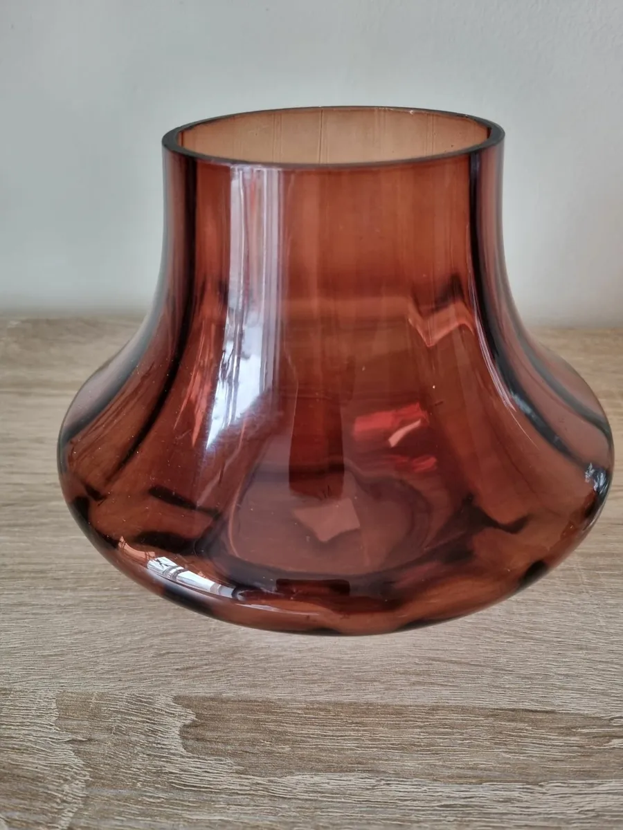 Three glass vases amber brown glass - Image 3