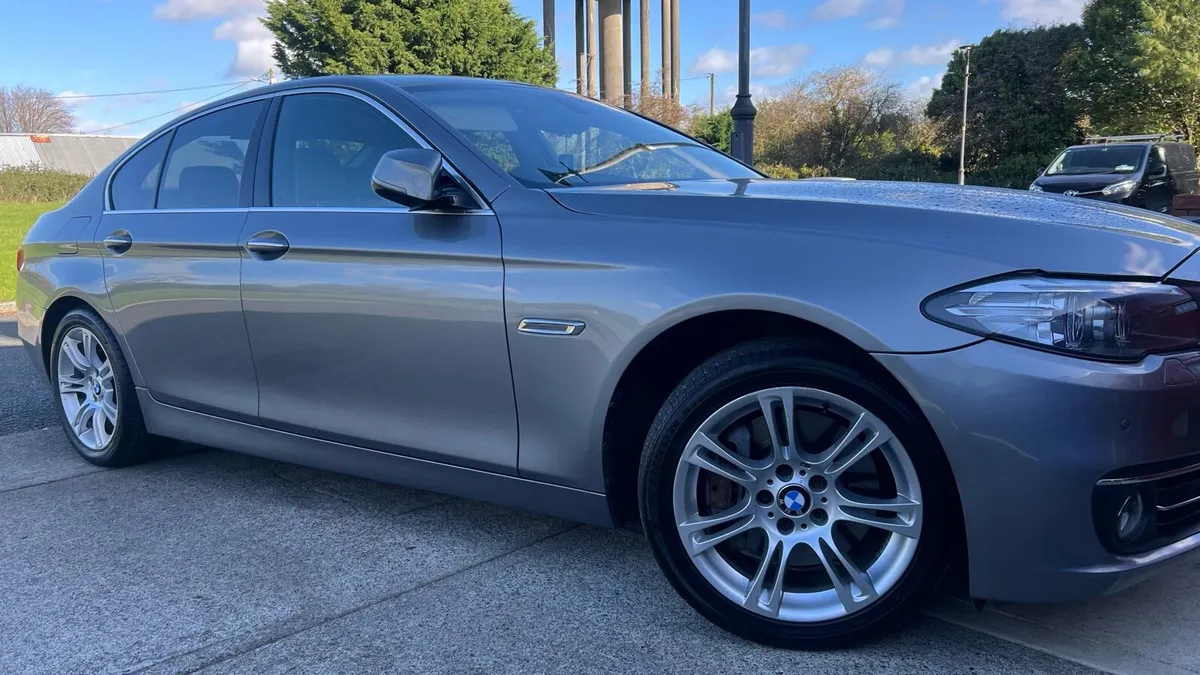 BMW 530d 2014 luxury model - Image 2