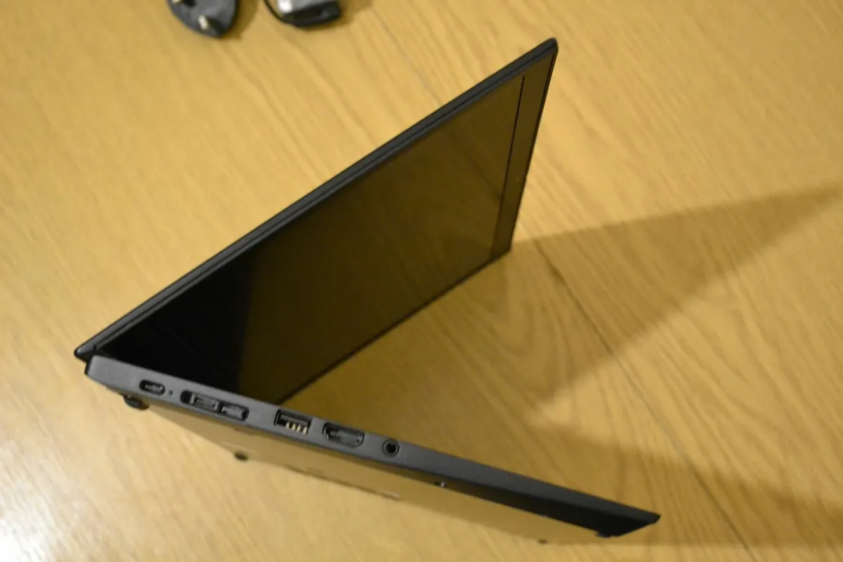 Ryzen 7 16gb & 512gb SSD AMD Vega 10 - Image 4