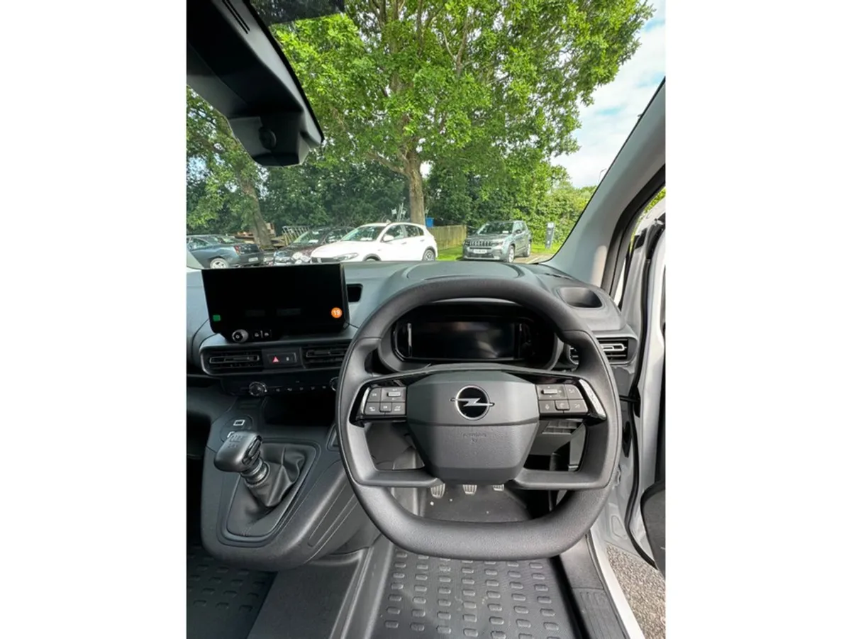 Opel Combo Komfort 1.5 L1h1 100PS - Image 3