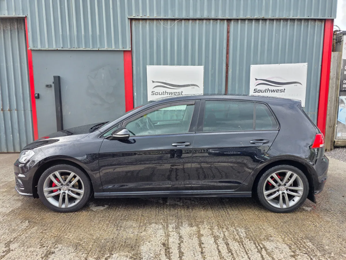 2016 VW Golf R Line **NCT 03-26 TAX 09-25** - Image 4