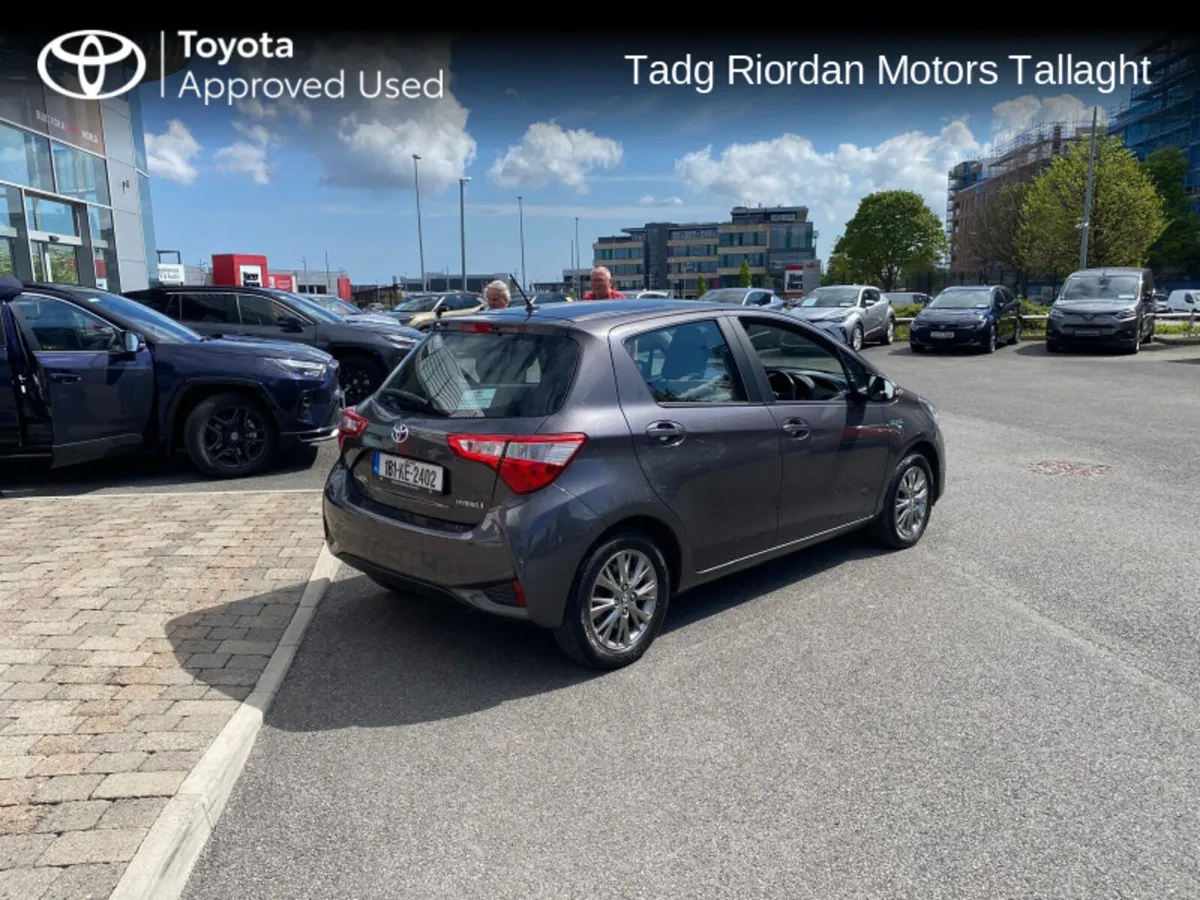 Toyota Yaris HYBRID 5DR LUNA - Image 2