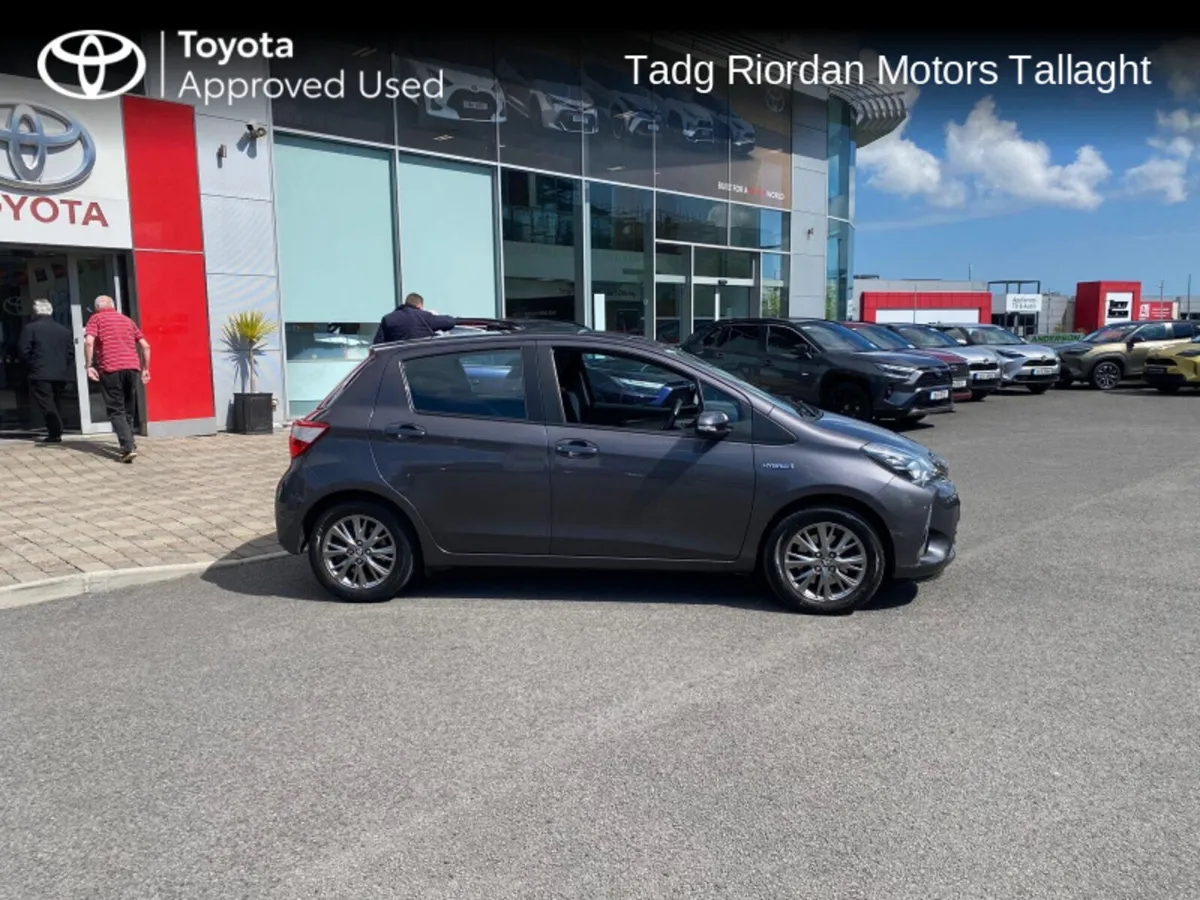 Toyota Yaris HYBRID 5DR LUNA - Image 3
