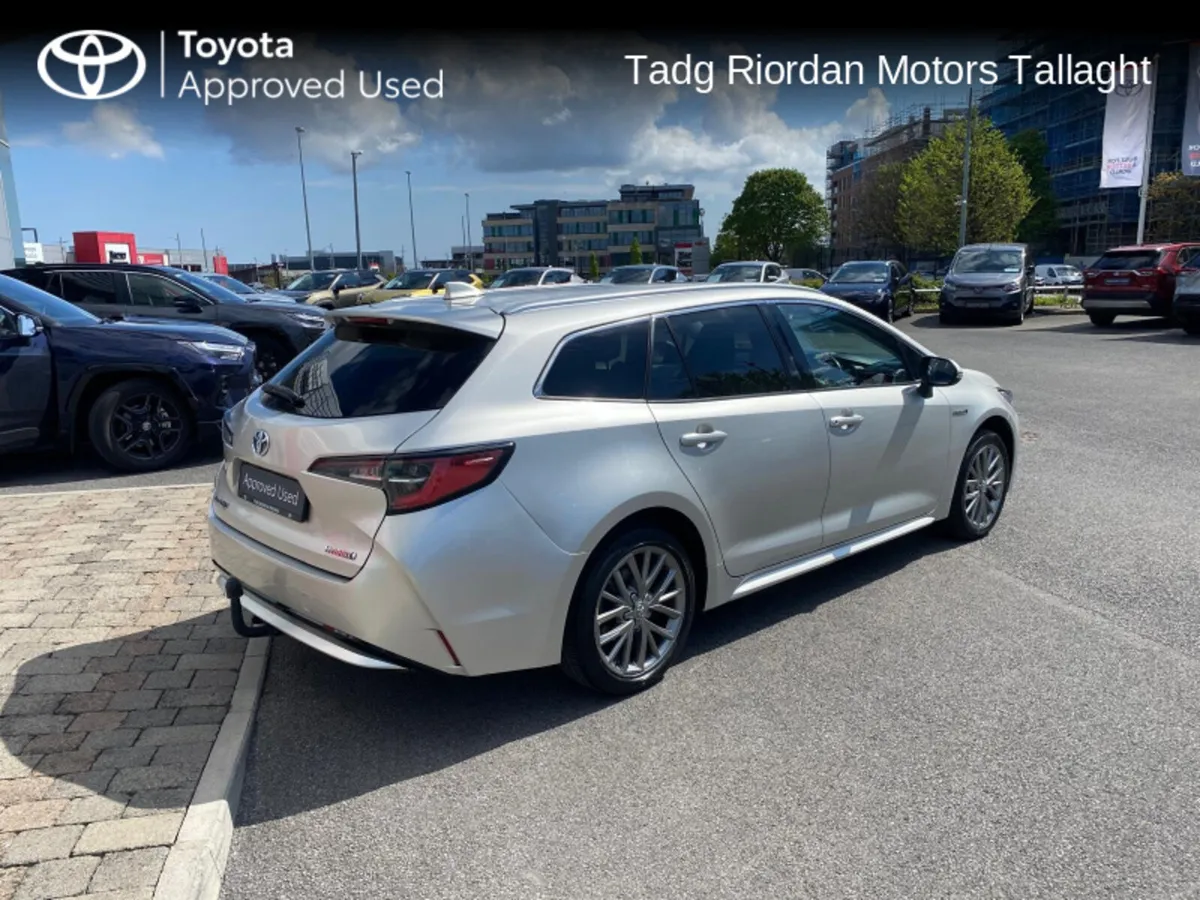 Toyota Corolla HYBRID SOL T/S*** HIGH SPEC *** - Image 2