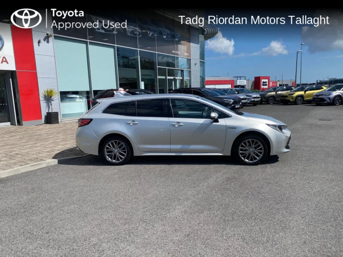 Toyota Corolla HYBRID SOL T/S*** HIGH SPEC *** - Image 3