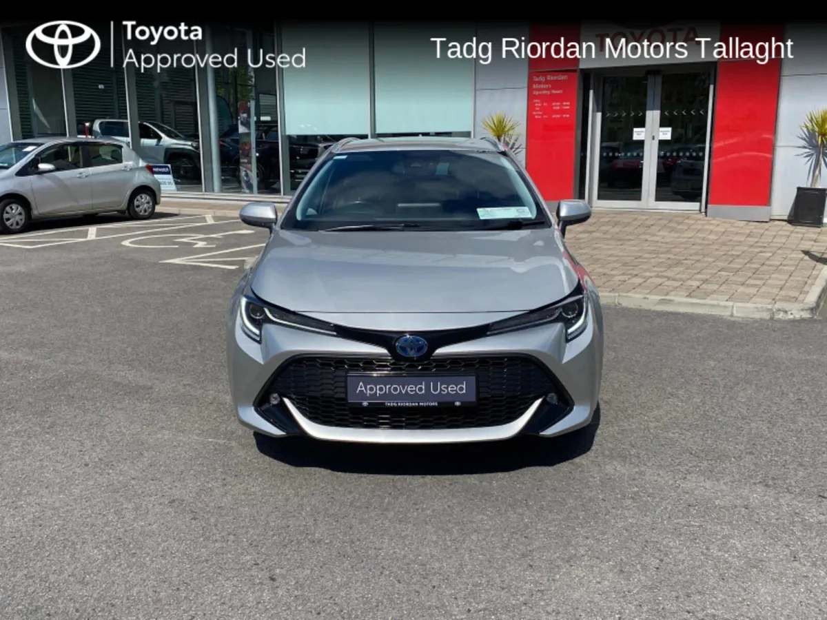 Toyota Corolla HYBRID SOL T/S*** HIGH SPEC *** - Image 4