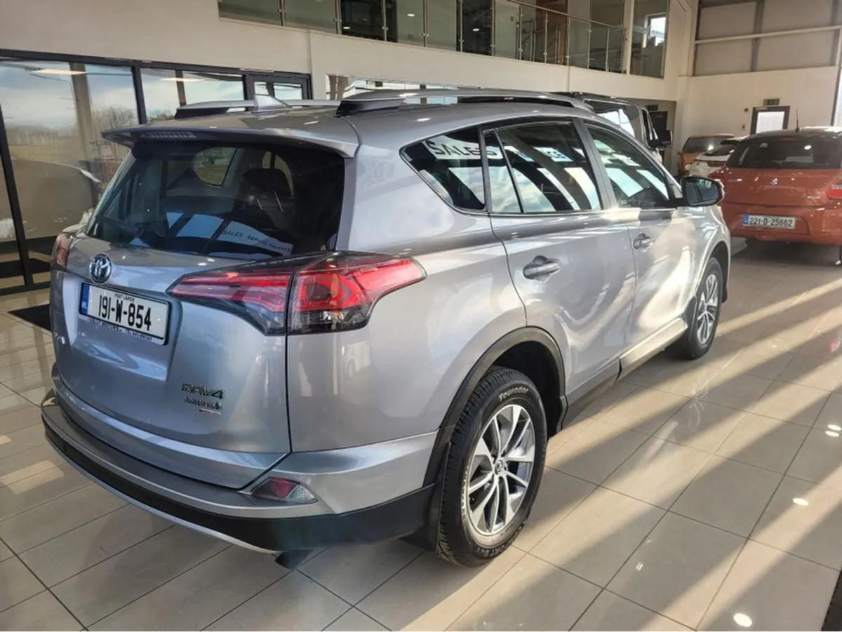 Toyota Rav4 Hybrid Luna Sport Auto - Image 3