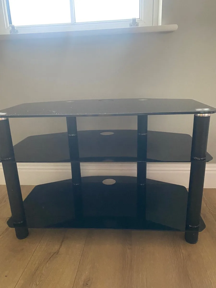TV stand - Image 1