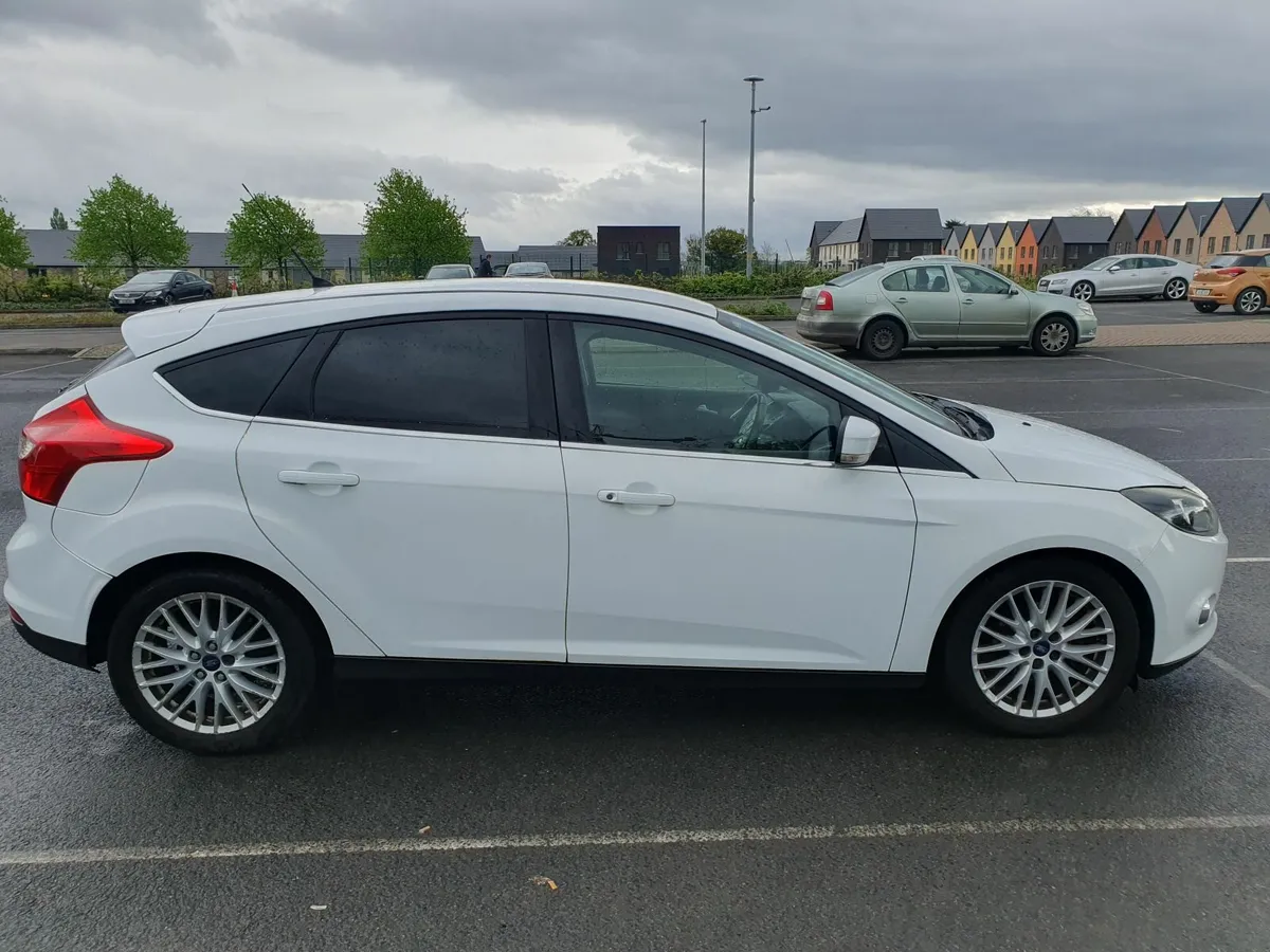 Ford Focus 2012 - Image 1