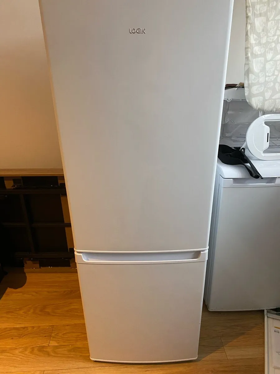 173L Fridge/Freezer - 10 Months old with warranty - Image 2