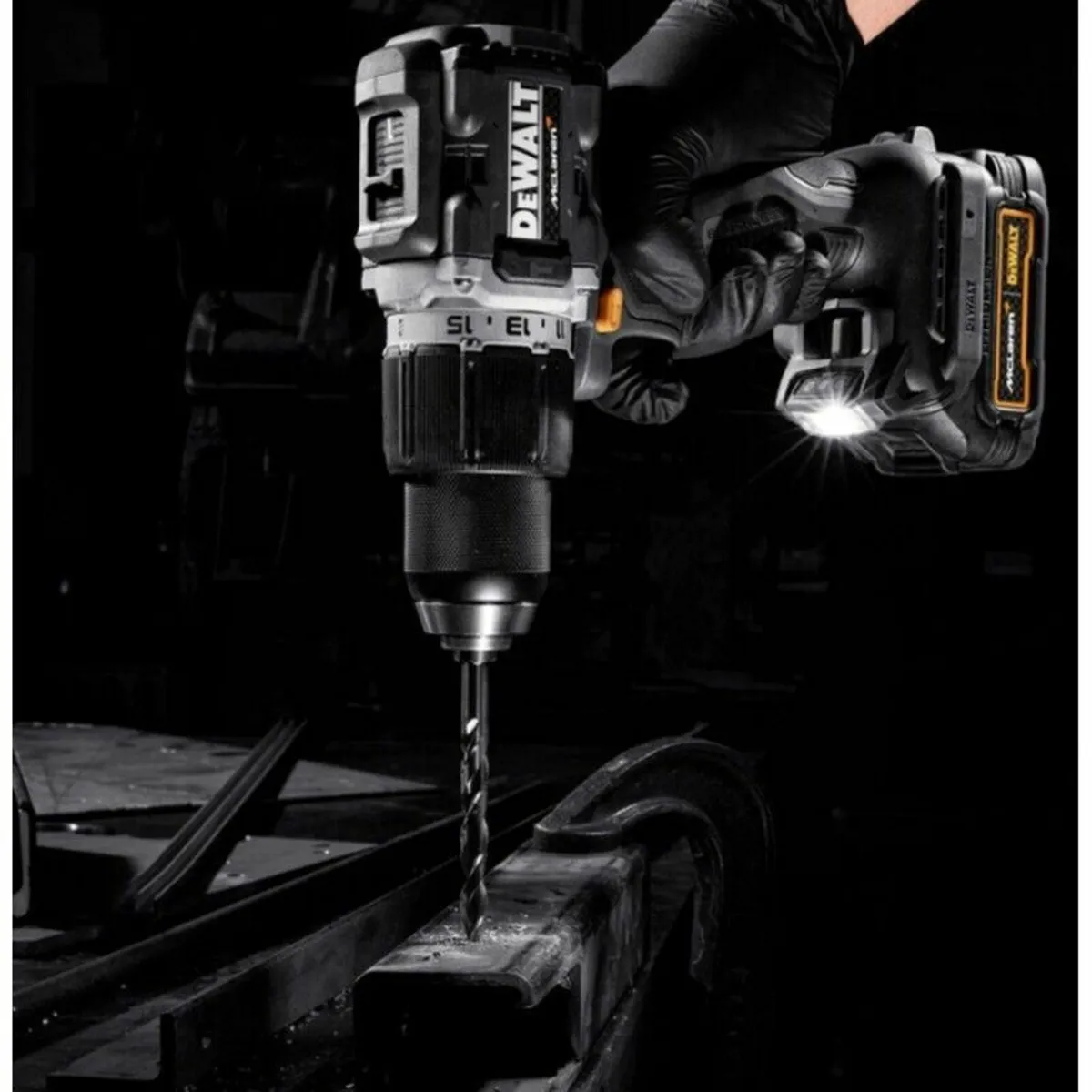 DeWalt McLaren Brushless Hammer Drill kit - Image 4