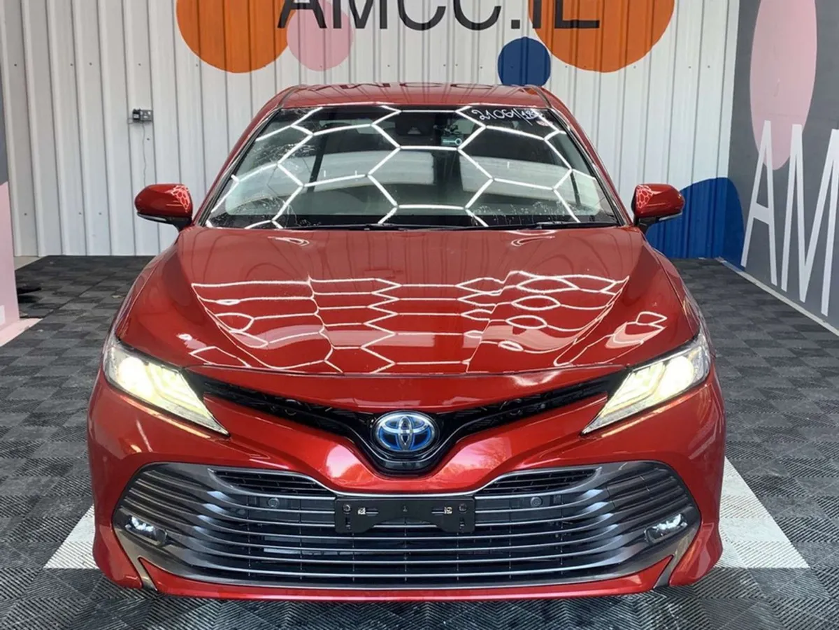 Toyota Camry Toyota Camry 2.5 Hybrid / 39k KMS / - Image 2
