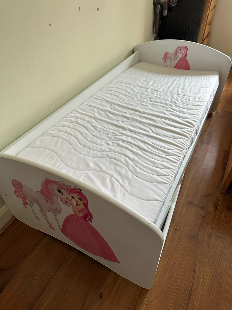 Bed for girl - Image 2