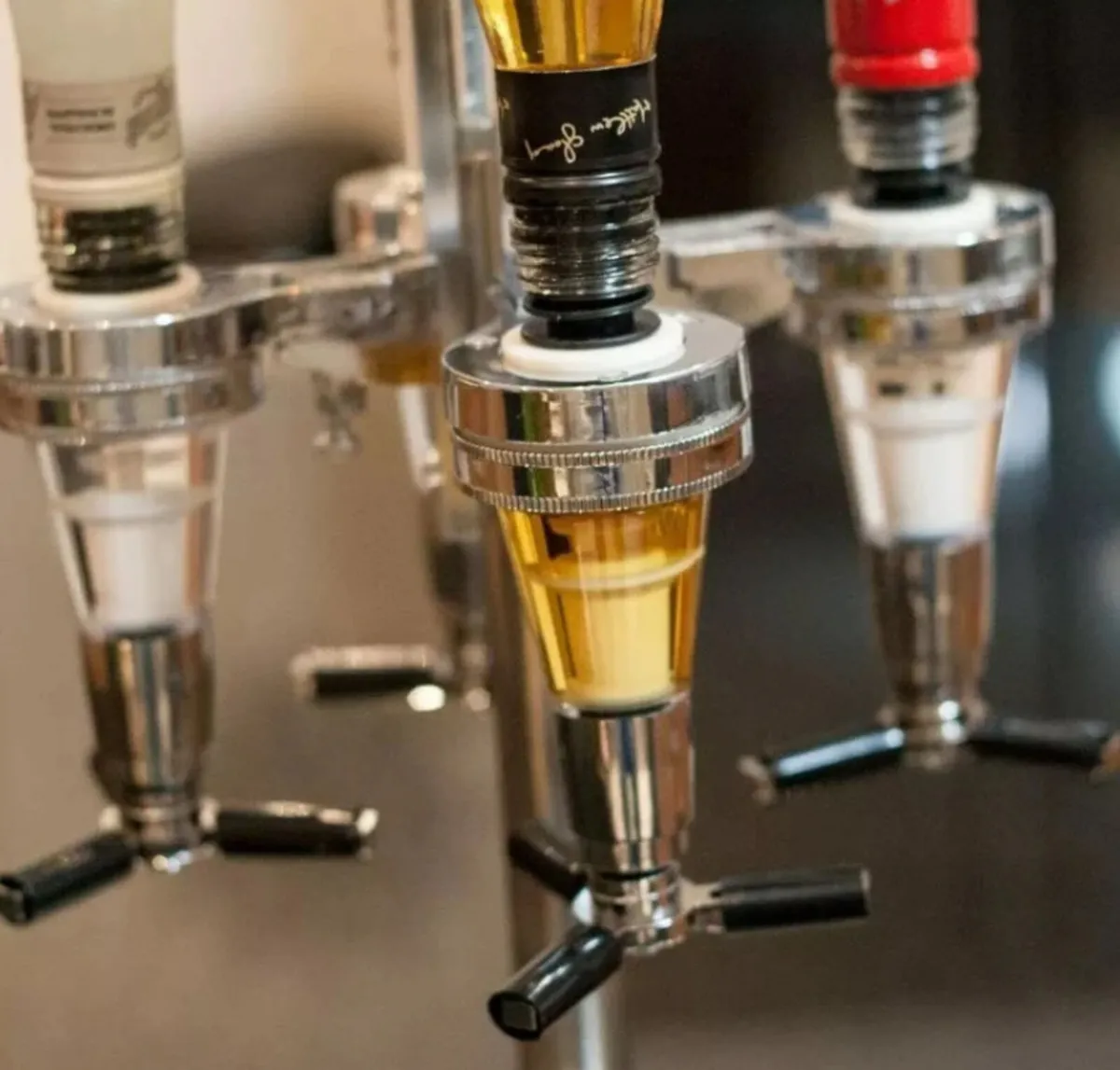 NEW 4Bottle Rotary Home Bar Drinks Optic Dispenser - Image 4