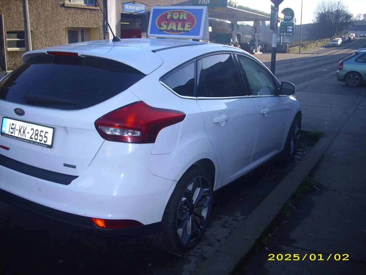 Ford Focus 1.0 Zetec Ecoboost 100PS 5DR T - Image 4