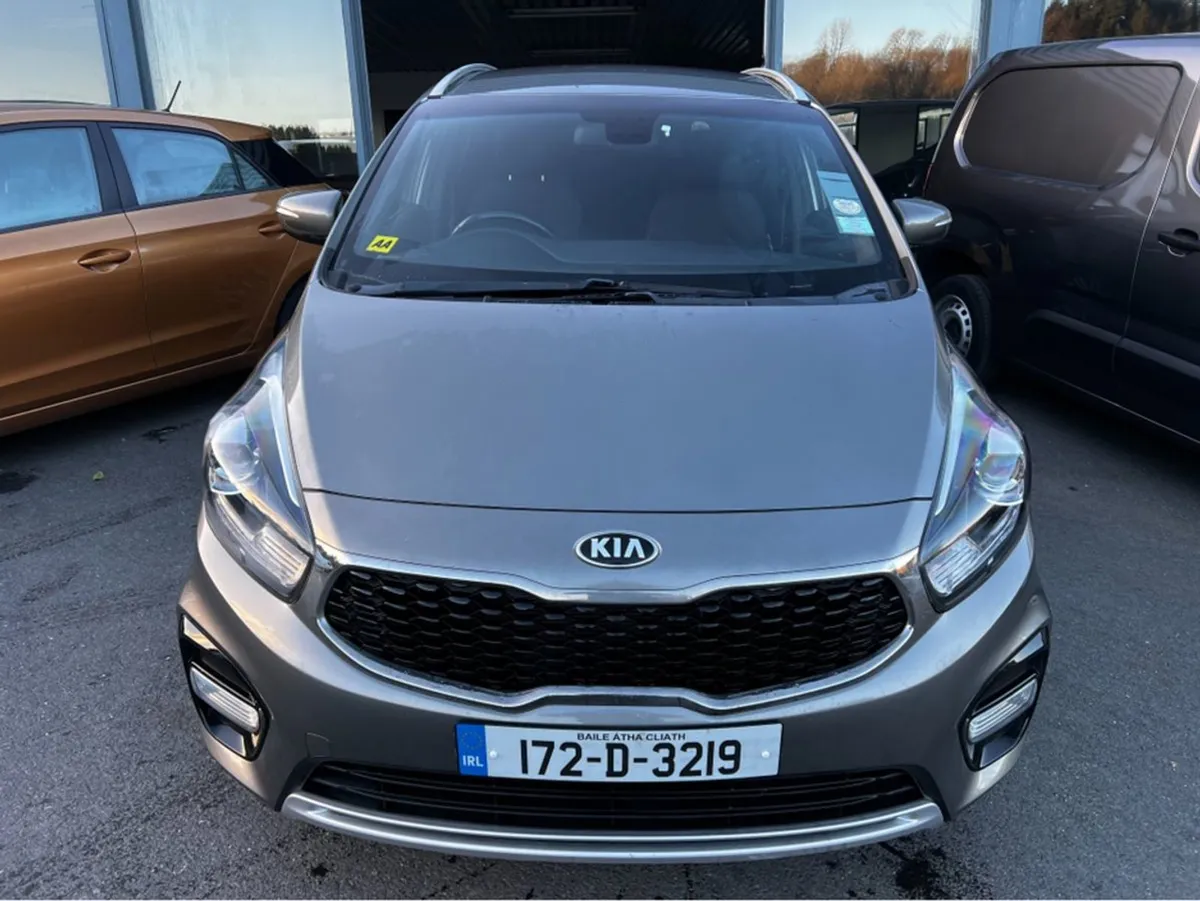Kia Carens EX 1.7 Crdi 7 Seater Low KMS - Image 3