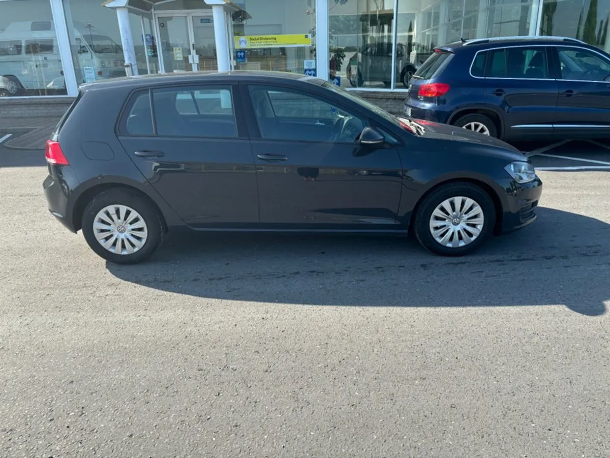Volkswagen Golf Trendline 1.6 TDI Manual 5speed 9 - Image 1
