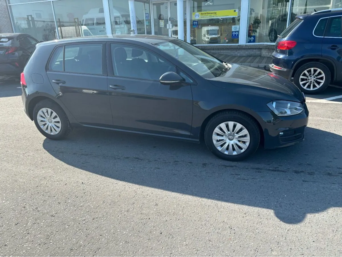 Volkswagen Golf Trendline 1.6 TDI Manual 5speed 9 - Image 2