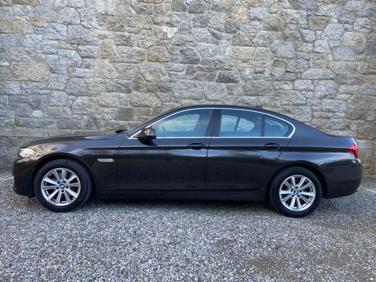 BMW 5 Series D F10 SE 4dr // 200 Road Tax // full - Image 3