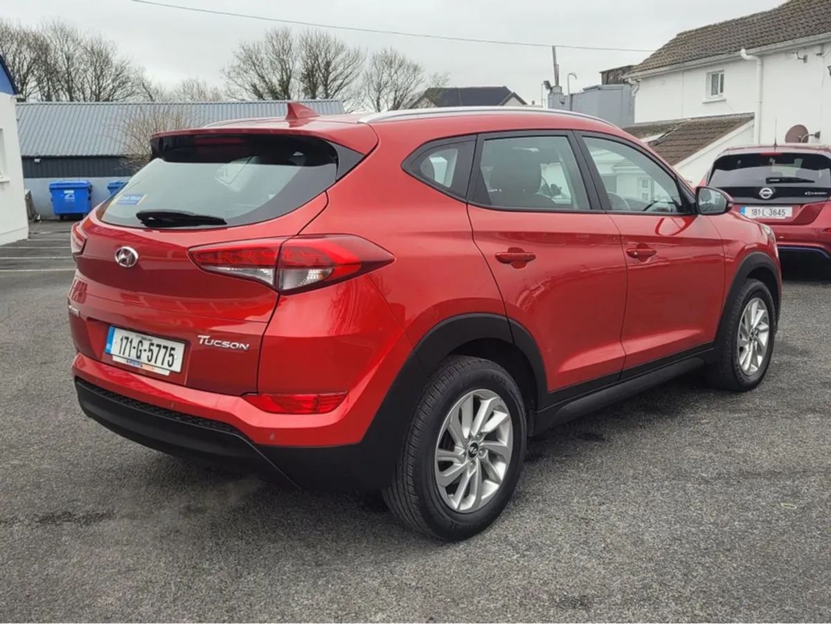 Hyundai Tucson 1.7 SE NAV BLD 116PS 5DR - Image 3