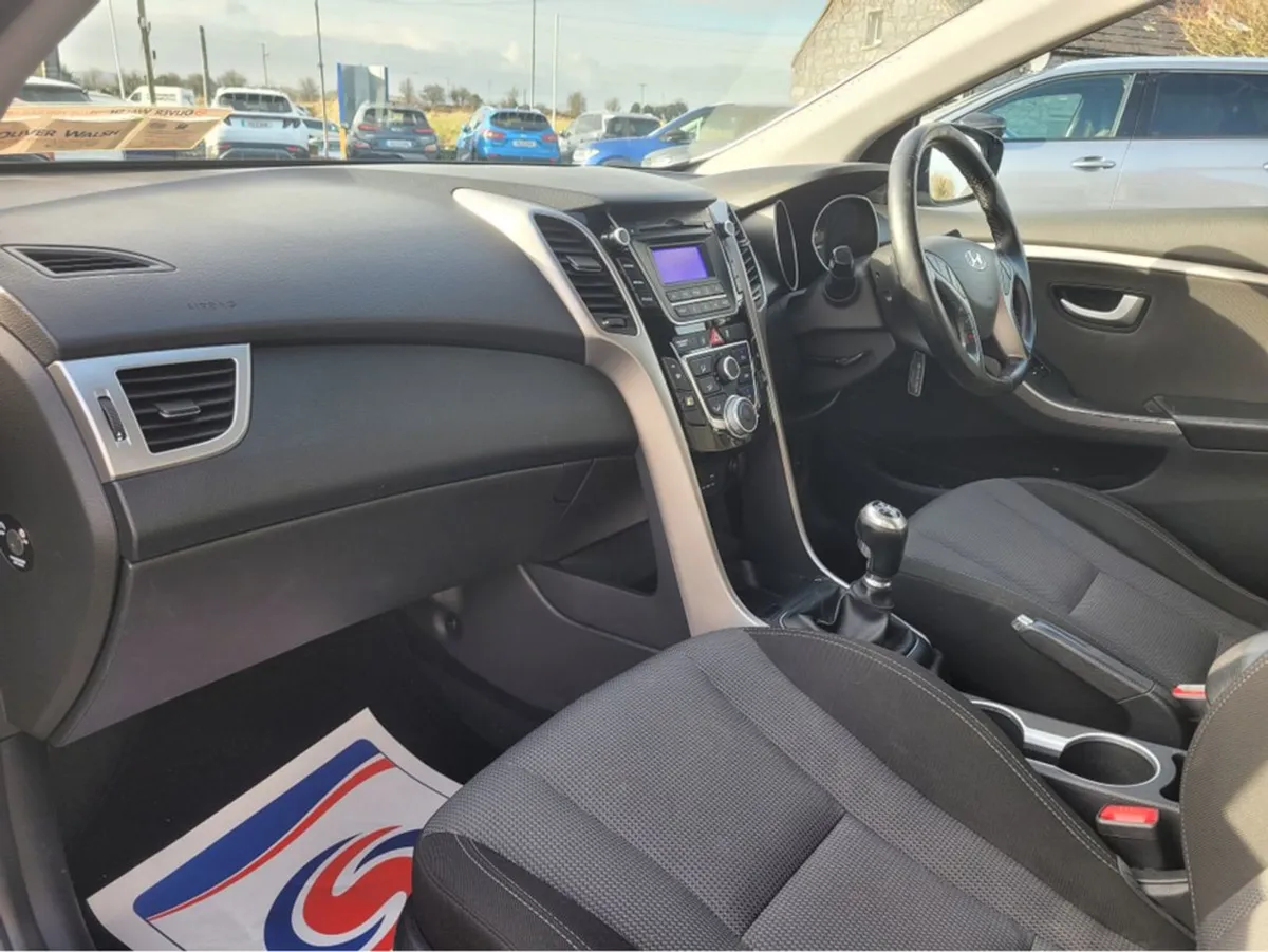 Hyundai i30 SE Blue Drive 5DR - Image 4