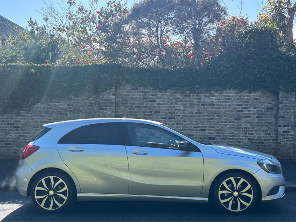 Mercedes-Benz A-Class  a180 Auto Night Edition hu - Image 3