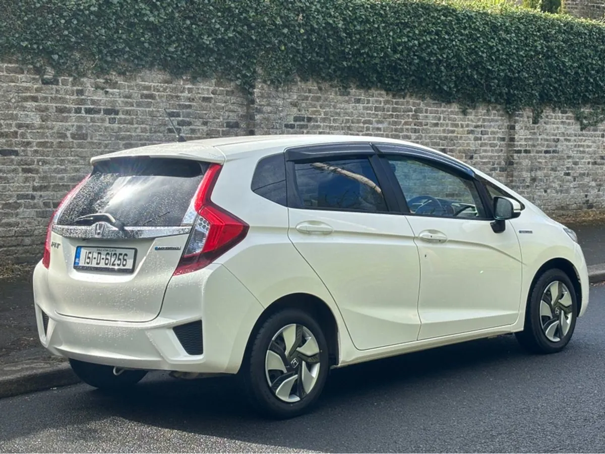 Honda Fit  1.5 Hybrid Auto top Spec 1/2 Leather o - Image 4