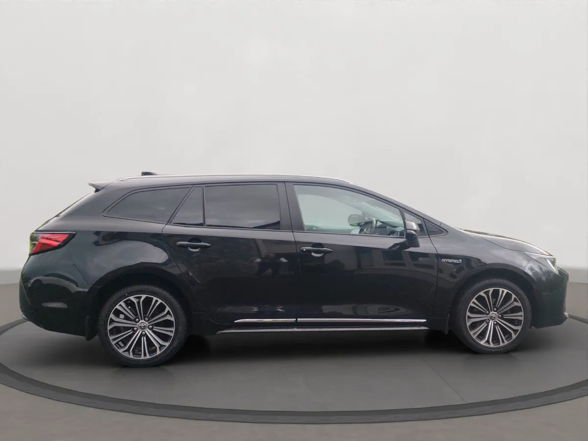 Toyota Corolla hybrid sport tourer - Image 2