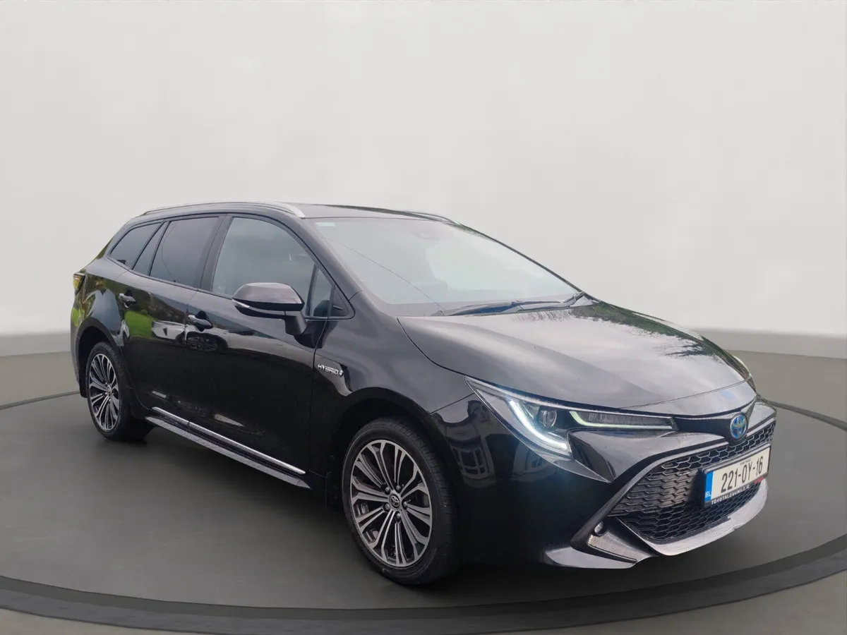 Toyota Corolla hybrid sport tourer - Image 3