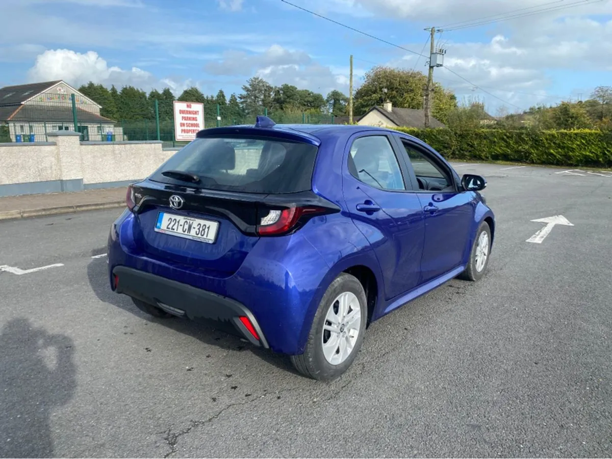 Toyota Yaris 1.0 Luna 4DR - Image 2