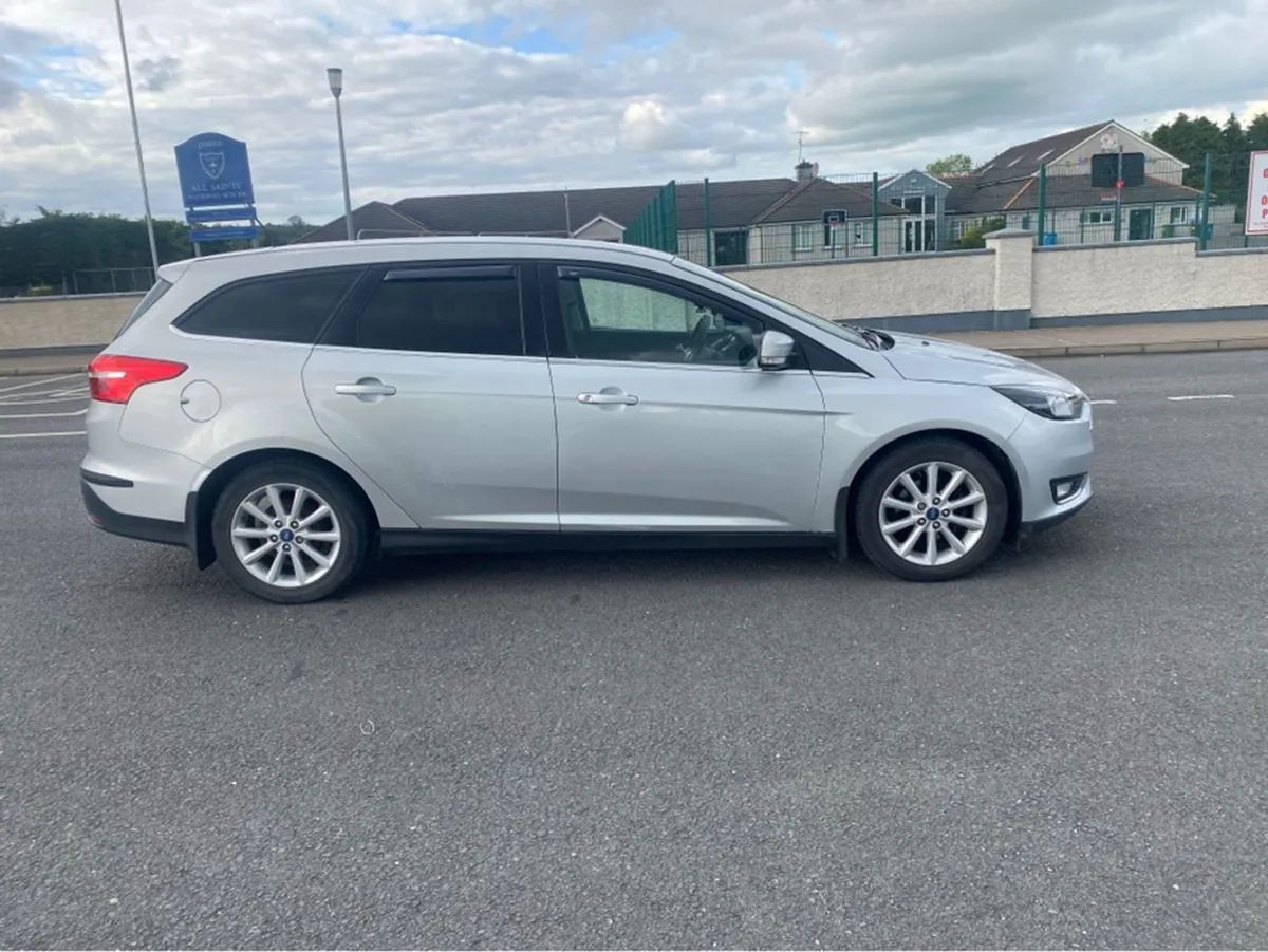 Ford Focus Titanium 1.6 Tdci 95ps ES Estate 4 - Image 4