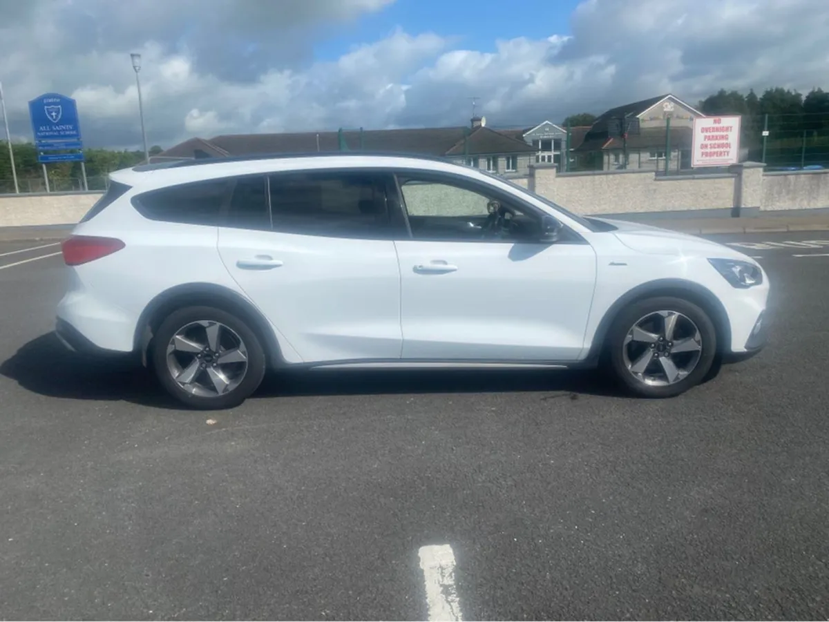 Ford Focus Active 1.5 Tdci 120PS M6 5W 4DR - Image 4