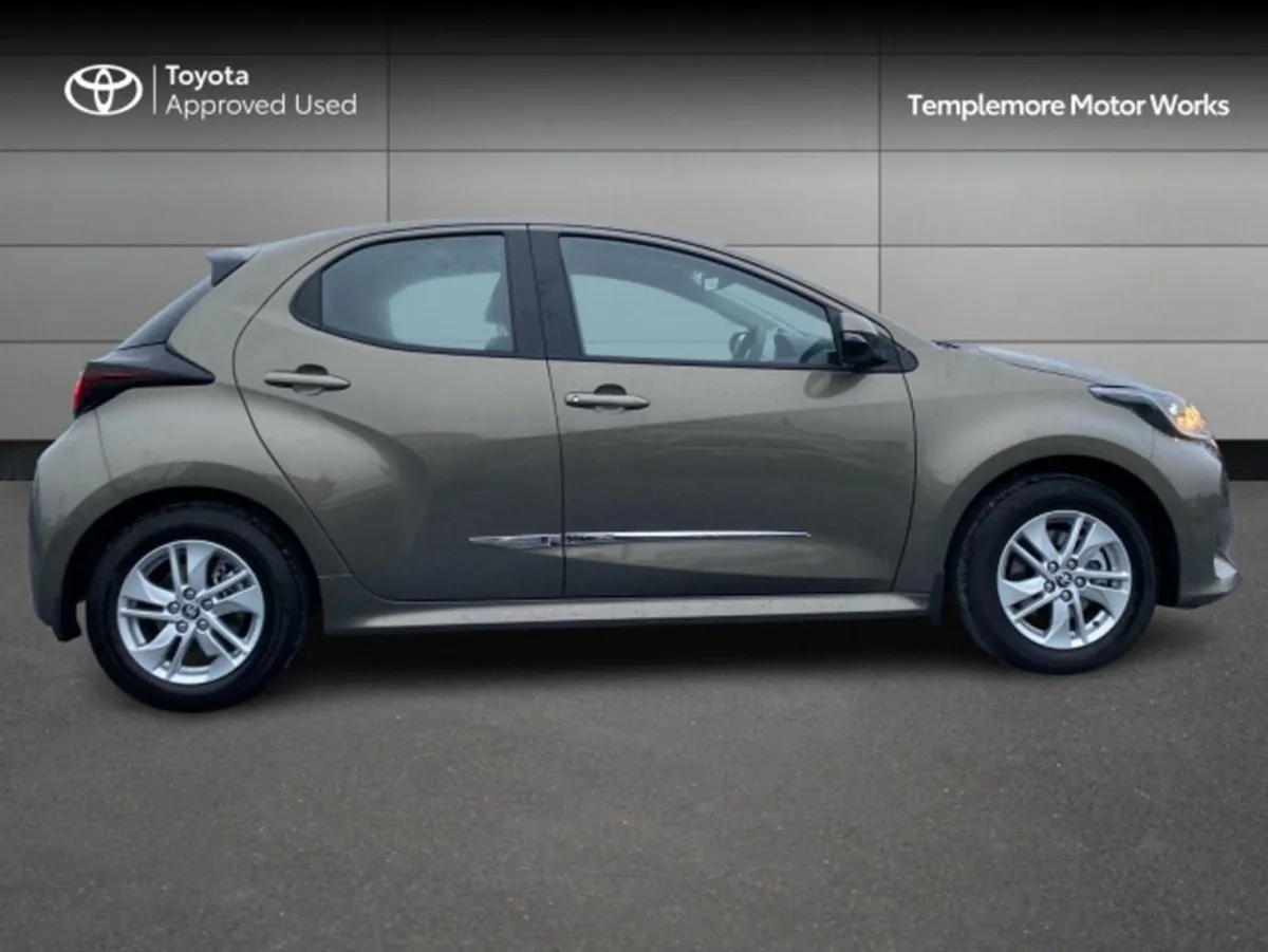 Toyota Yaris 1.5 Litre Hybrid - Image 3