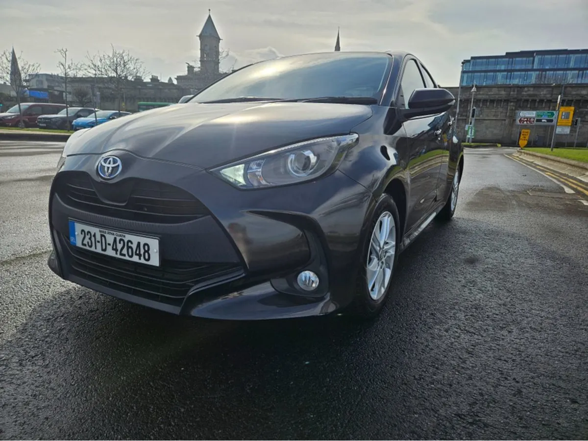 Toyota Yaris 1.5 Hybrid Luna 4DR Auto - Image 3